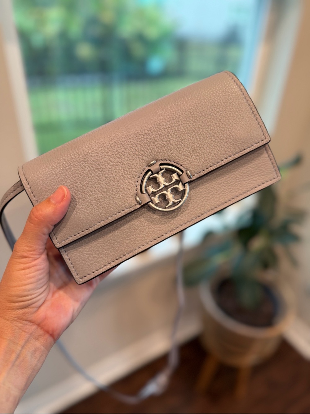 Tory Burch Pebbled Leather Crossbody Wallet On Strap in Light Gray